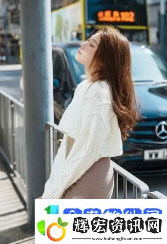 街頭最熱話題！芙寧娜白絲jk爆??乳???這一搭配讓人著迷